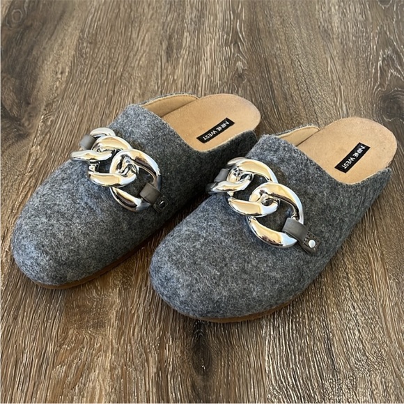 NWOT Nine West Everyth Cozy Mules Gray Silver Metal Chain Size Women’s 8 - Picture 3 of 9